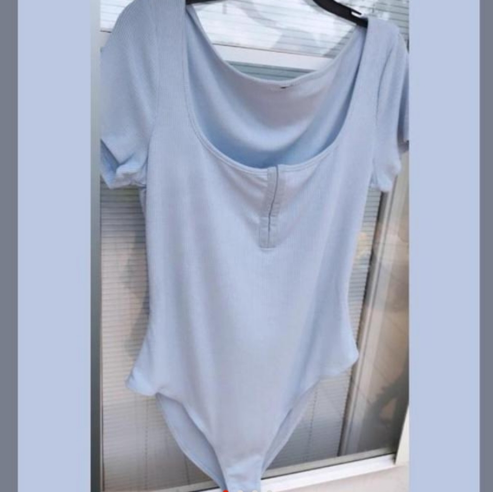 Ribbed Baby blue clasp top Bodysuit
